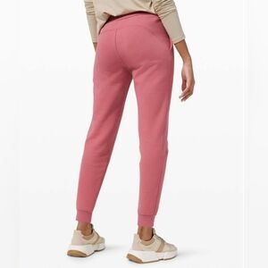 Lululemon Scuba High-Rise Jogger *Fleece 28" Womens 6 Pink Sweatpants Loungewear